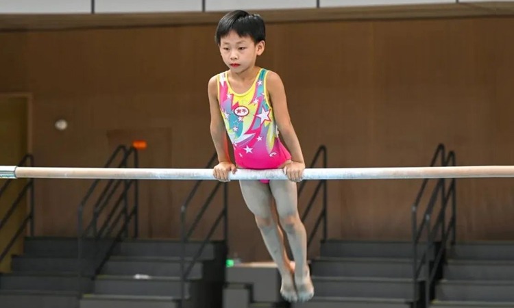 文班亚马首秀30+10+5，马刺力克雷霆