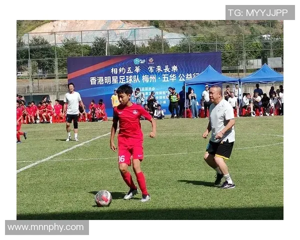 《塔瑞斯世界》登顶31国免费榜，Twitch直播游戏榜前5！